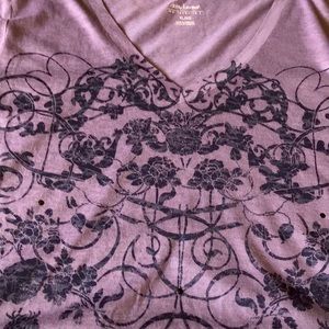 Tee with nice drape and burn out design. In purple